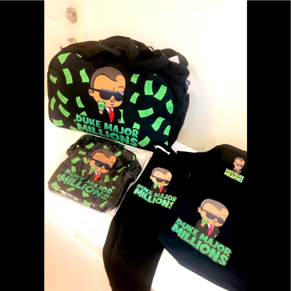 Duke major millions men travel set 🖤💚